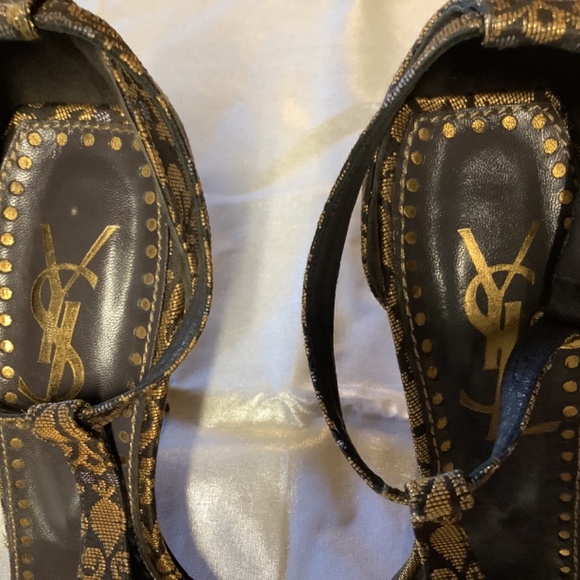 Yves Saint Laurent - Picture 8 of 8